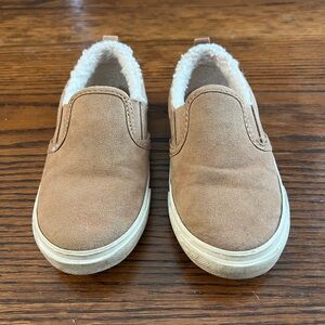 Old Navy Tan Slip-On Shoes with Cozy Lining Size 8 Toddler